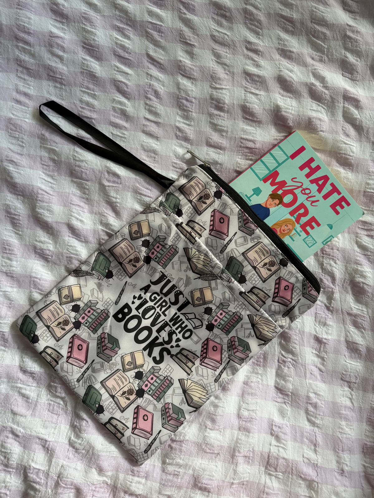 XL Just A Girl Who Loves Books - Bookish Buddy
